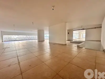 Showroom For Sale in Unesco صالة عرض للبيع في اليونسكو