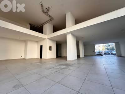 Showroom For Sale in Unesco صالة عرض للبيع في اليونسكو