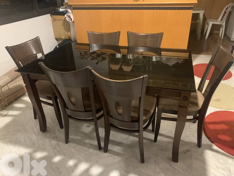 Table with 6 chairs 0