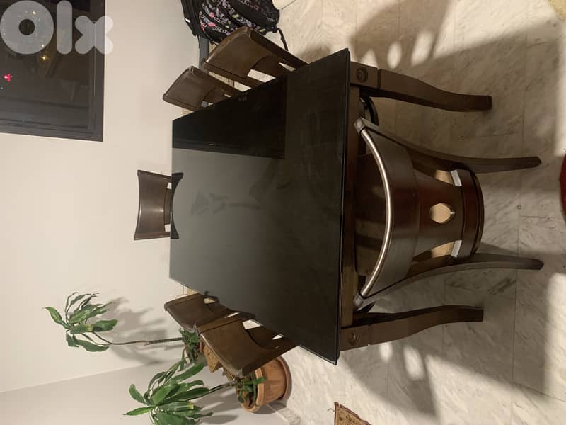 Table with 6 chairs 1