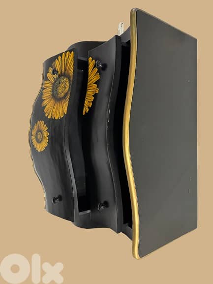 Black Flower Console 2