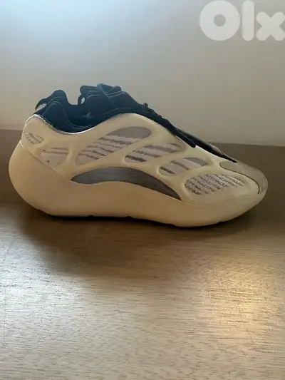 Yeezy 700 V3 Azael