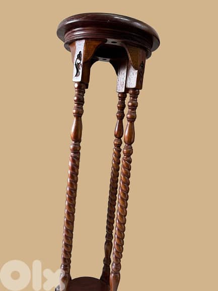 Wood Pedestal Stand 0