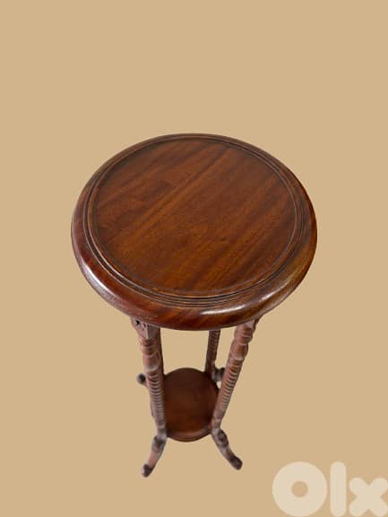 Wood Pedestal Stand 2