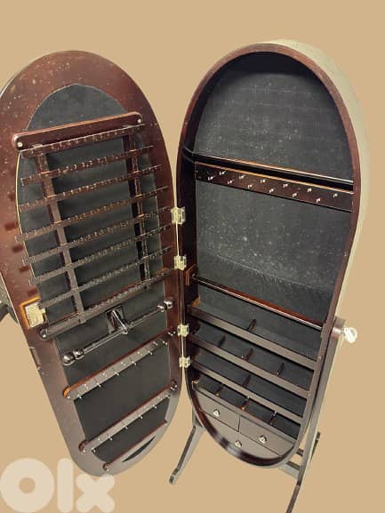 Standing Mirror with Hidden Jewelry Storage 4