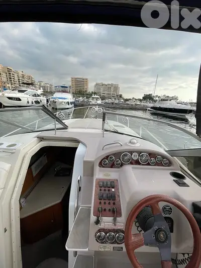 Boat Regal 31 ft