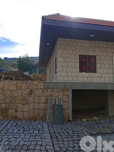 ارض مع بيت في الشوف نبع الصفا  للبيع land with house for sale in shouf