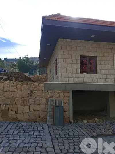 ارض مع بيت في الشوف نبع الصفا  للبيع land with house for sale in shouf