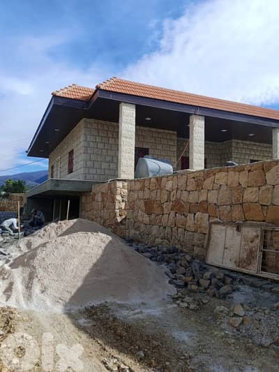 ارض مع بيت في الشوف نبع الصفا  للبيع land with house for sale in shouf