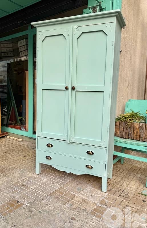 wardrobe with shelves 1