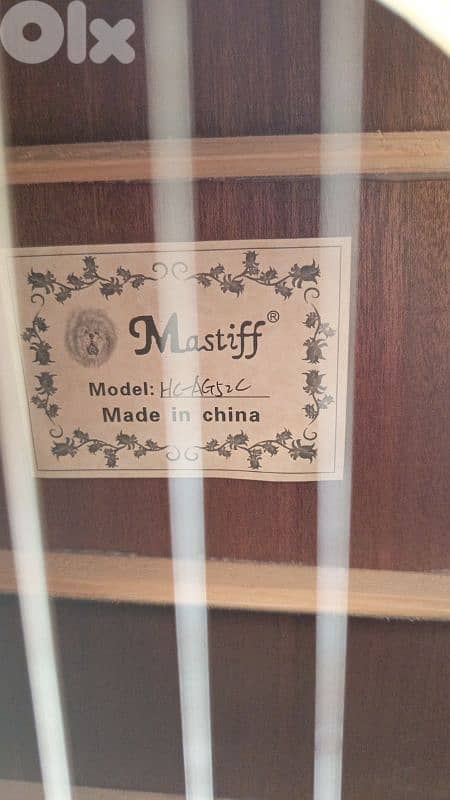 acoustic guitar mahogani wood and spruce 3