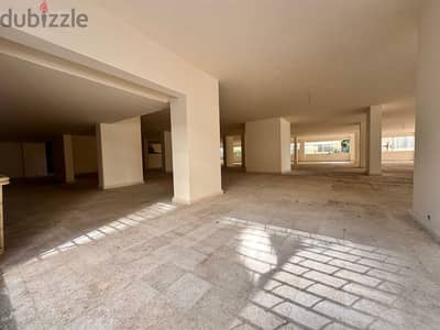 Showroom For Sale In Ramlet Al-Baydahصالة عرض للبيع في الرملة البيضاء