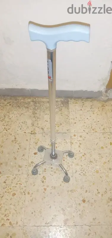 عكاز للكبار والمرضى ذات اربع ارجل