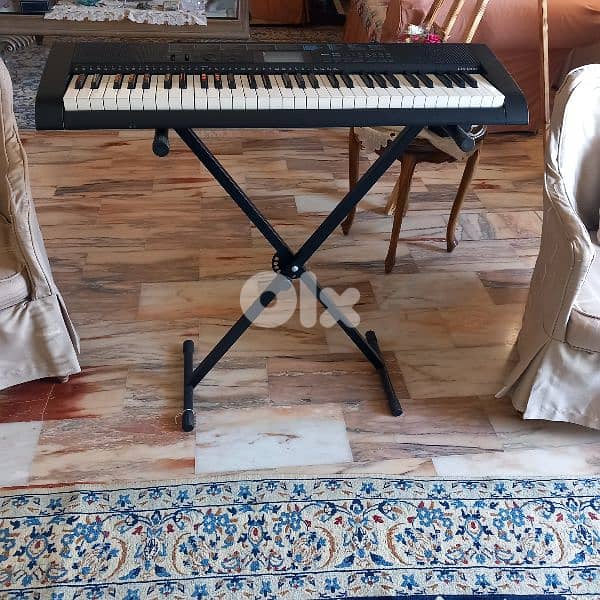CASIO  CTK  1200 Keyboard  + New Stand 0