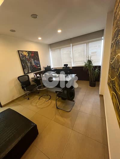 Office for rent in Badaro مكتب للإيجار في بدارو