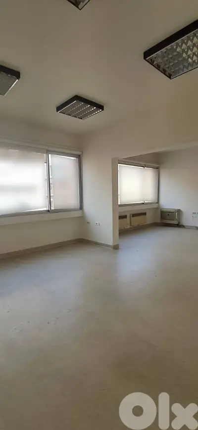 Office for rent in Badaro مكتب للإيجار في بدارو