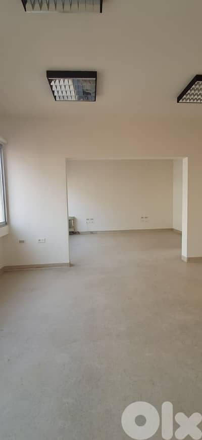 Office for rent in Badaro مكتب للإيجار في بدارو