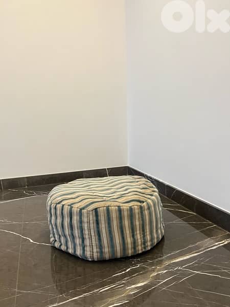 pouffe 0