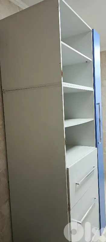 خزانة كبيرة
