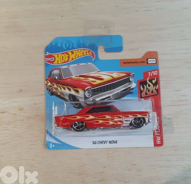Hot Wheels (2019) diecast car model 1;64 17