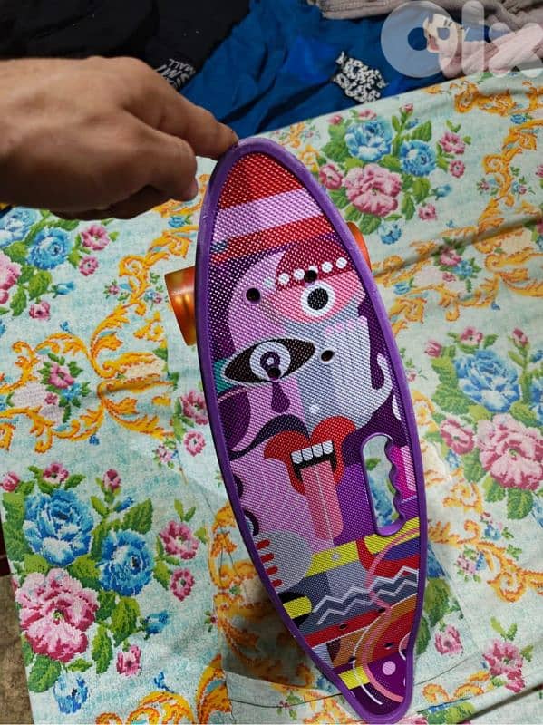 Skateboard, girl color, light in wheels 1