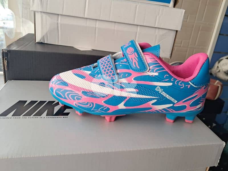 football shoes original highest quality in market 40% discount 0