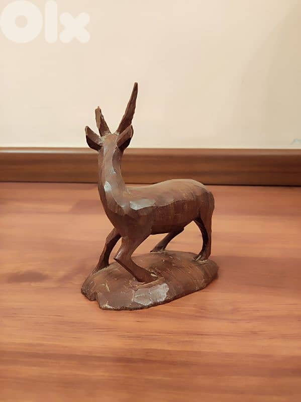 Wooden buck 0