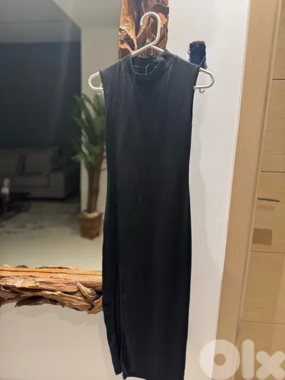 dress black color with side cut in tag size s