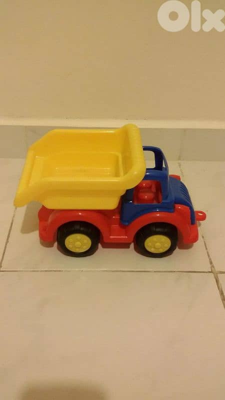 Dump truck 0