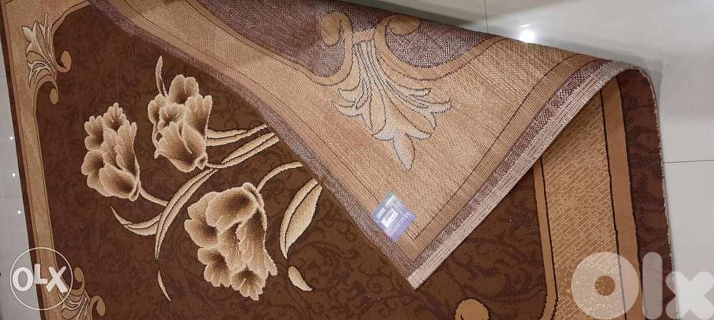 Carpet length 274cm. Width 199cm 2