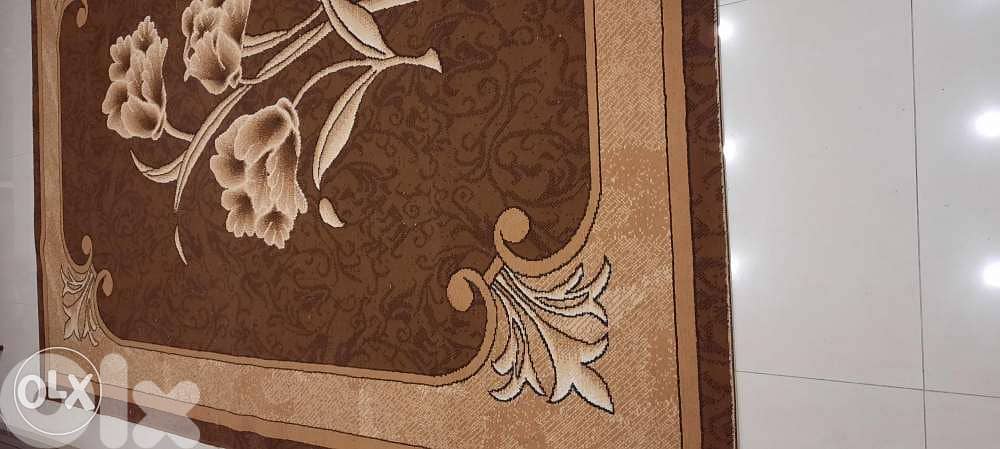 Carpet length 274cm. Width 199cm 3