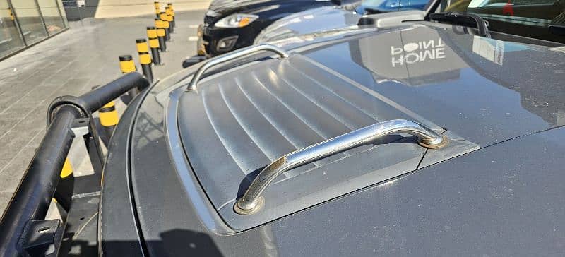 Hummer H3/ H3T Hood handles with grill 0