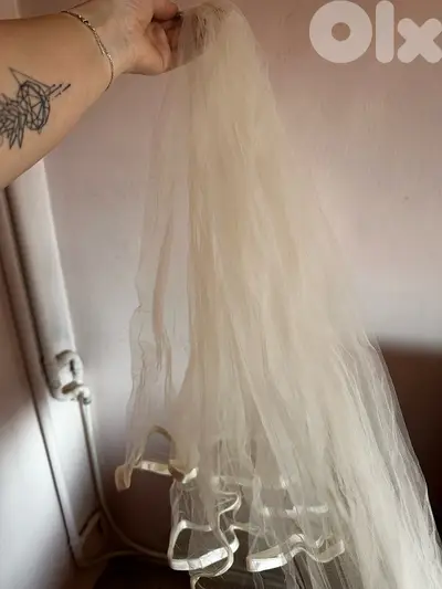 Bachelor accessories, balloons and tattoos