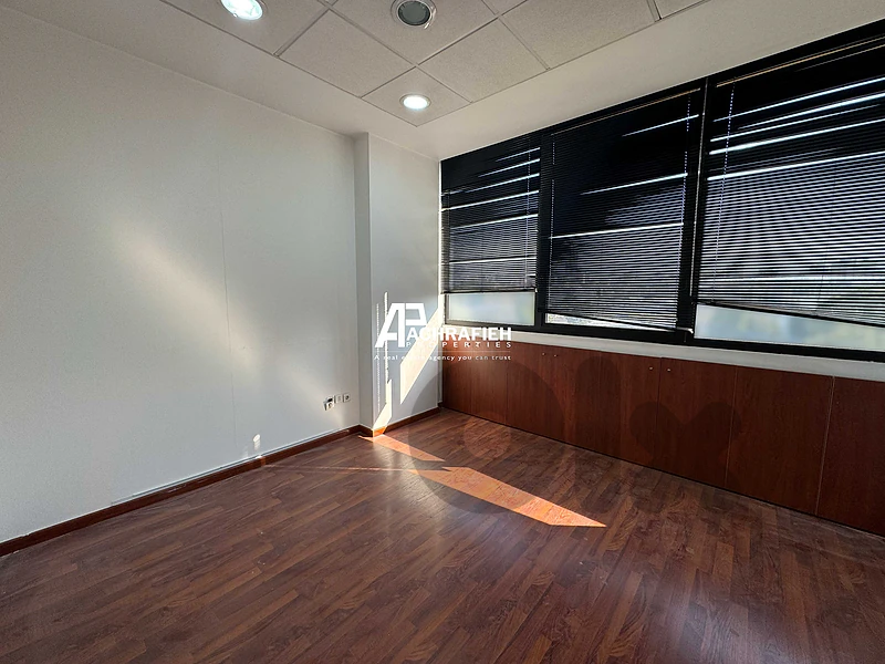 Office For Rent in Achrafieh - مكتب للإجار في الأشرفية