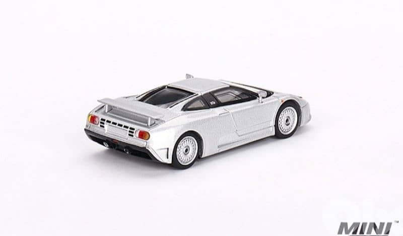 Bugatti EB110  diecast car model 1;64. 2