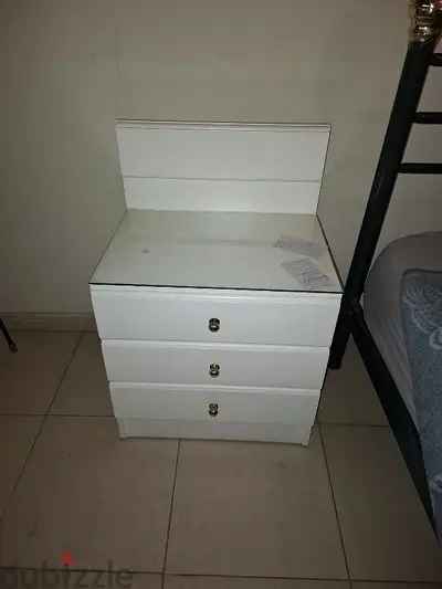 2 chests with drawers
