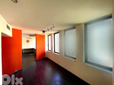 JH25-3821 Office 85m for rent in Achrafieh – Beirut, $ 1000 cash
