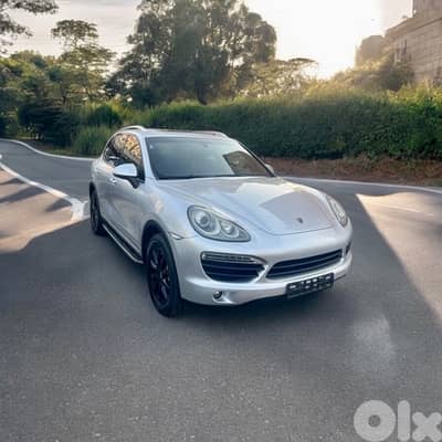 Porsche Cayenne 2011 v6