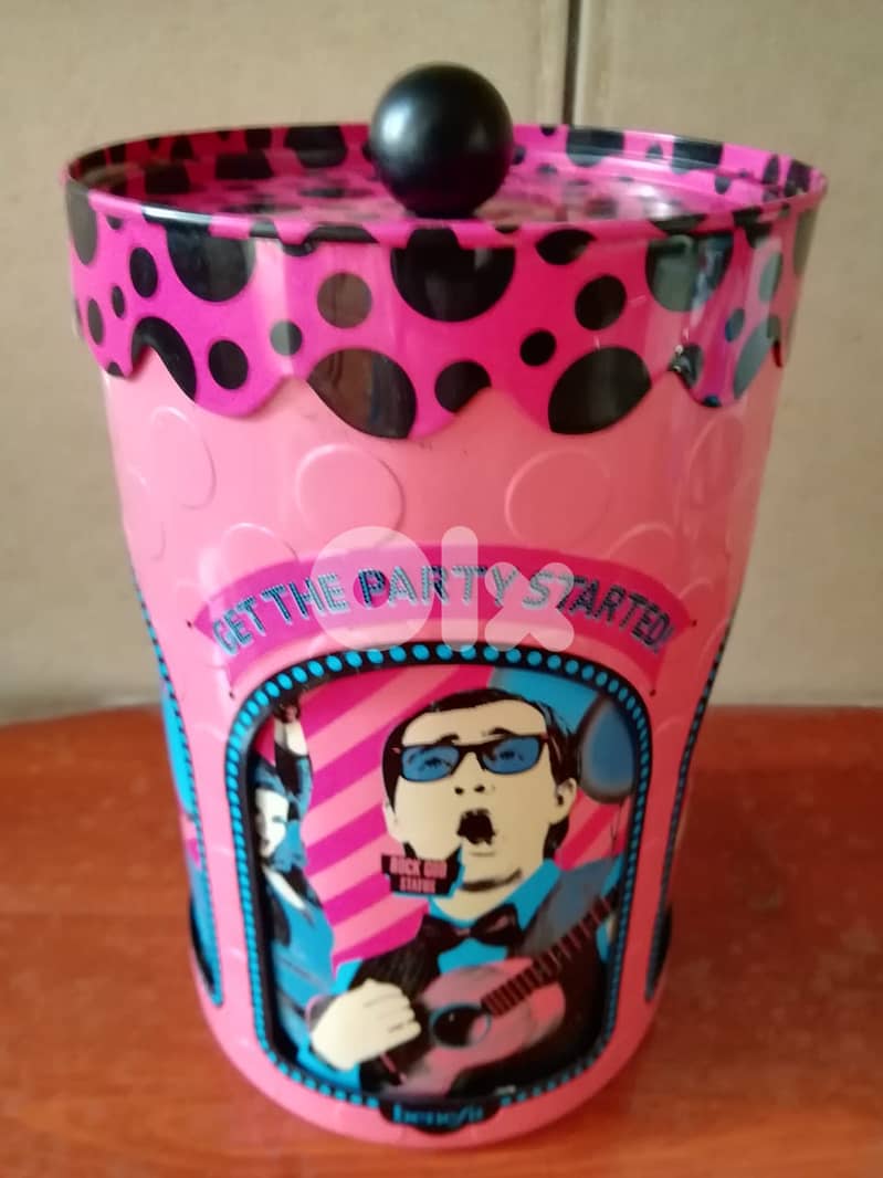 Benefit Cosmetics Collectible Partyland tin in tin rotating container 2