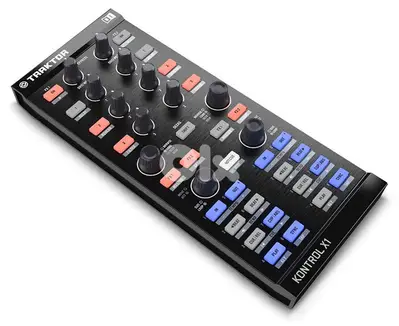 TRAKTOR KONTROL X1