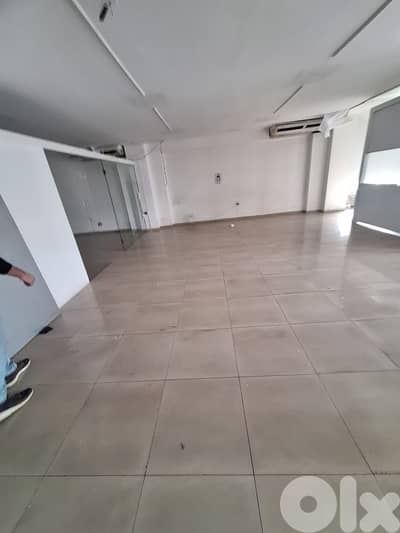 STAND ALONE SHOWROOM IN MKALLES PRIME (500Sq) 2 FACADES, (MKR-116)