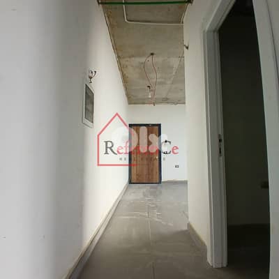 Specious office for rent in Antelias مكتب واسع للإيجار في أنطلياس