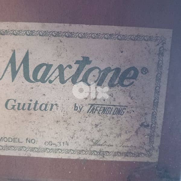 Classic Guitar "Maxtone" made in Taiwan - size 4/4 2