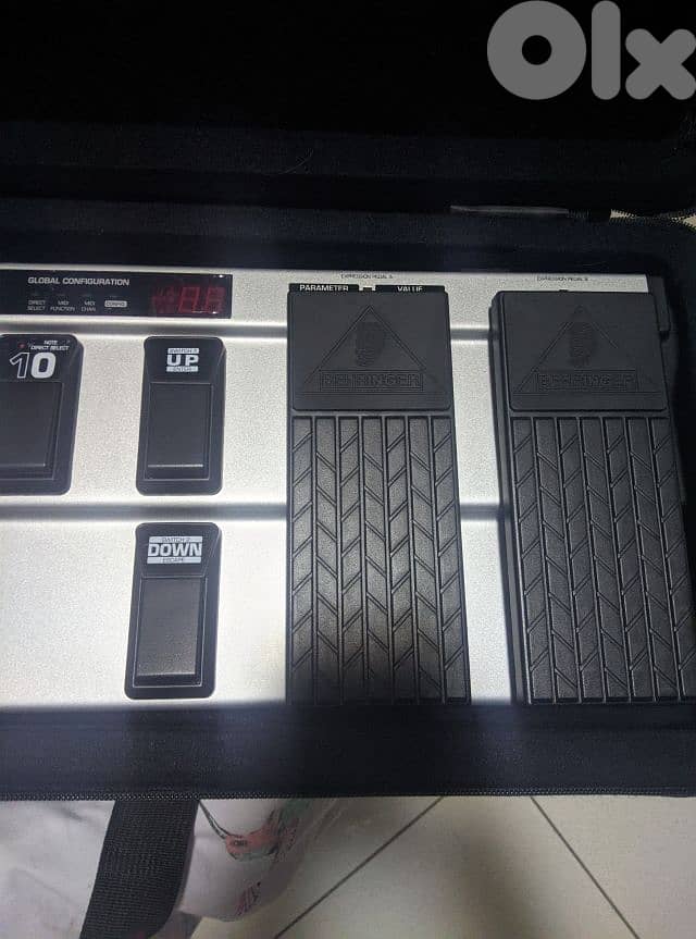 Behringer FCB1010 MIDI Foot Controller with UNO & SDK case 8
