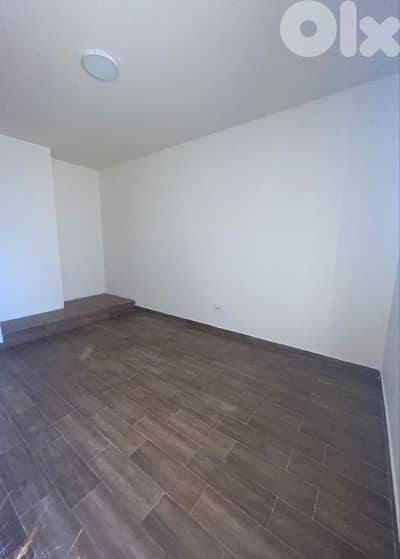 SPACIOUS APARTMENT IN FURN EL CHEBBAK PRIME (160Sq) 3 BEDS, (FCR-122)