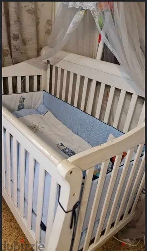 Wood baby Bed+mattress تخت خشب حالة جيدة جداً مع فرشة 1