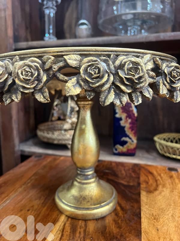 gold plated stand 0
