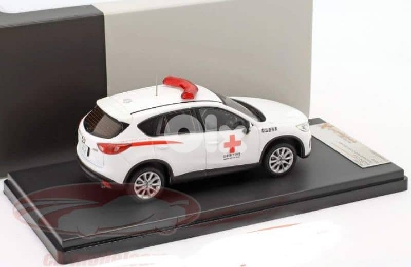 Mazda CX-5 (Japanese Red Cross) diecast car model 1;43. 4
