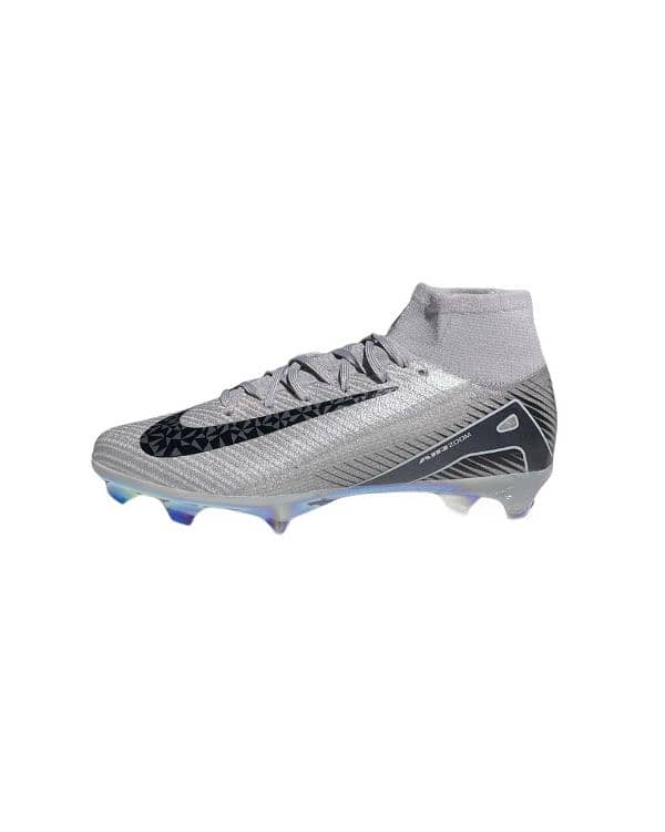 Football shoes original highest quality in market 40% discount 0