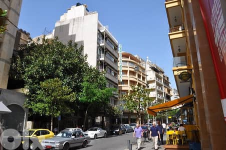 JH25-3844 Showroom / Shop 465m2 for sale in Hamra - Beirut